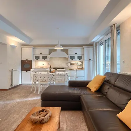 Nona's Garden * Пула