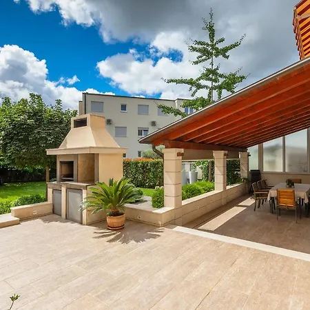 Nona's Garden アパート *