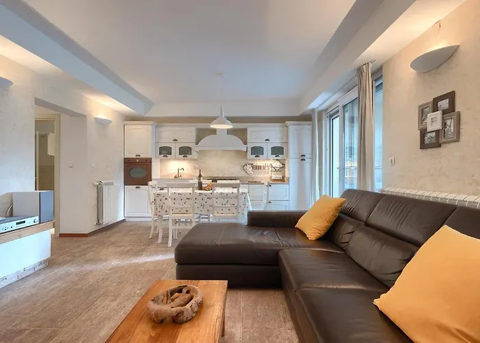 Nona's Garden * Pula